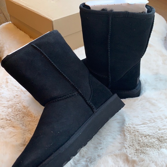 UGG Classic Short II Boots - Picture 3 of 13